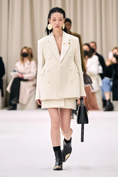 Look 1
